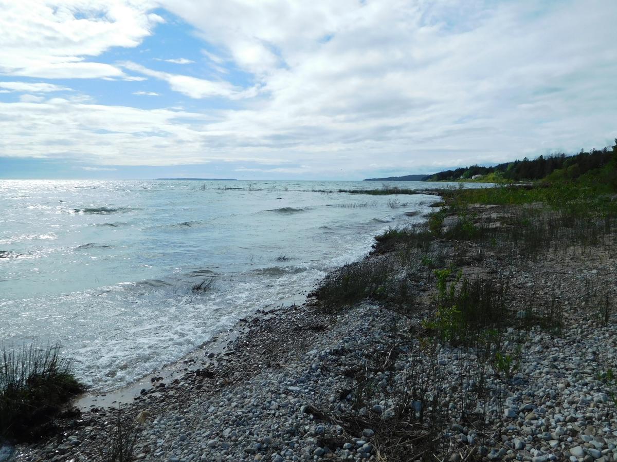 The Beach House Of St. Ignace, Cottage At Сент-Игнас Экстерьер фото